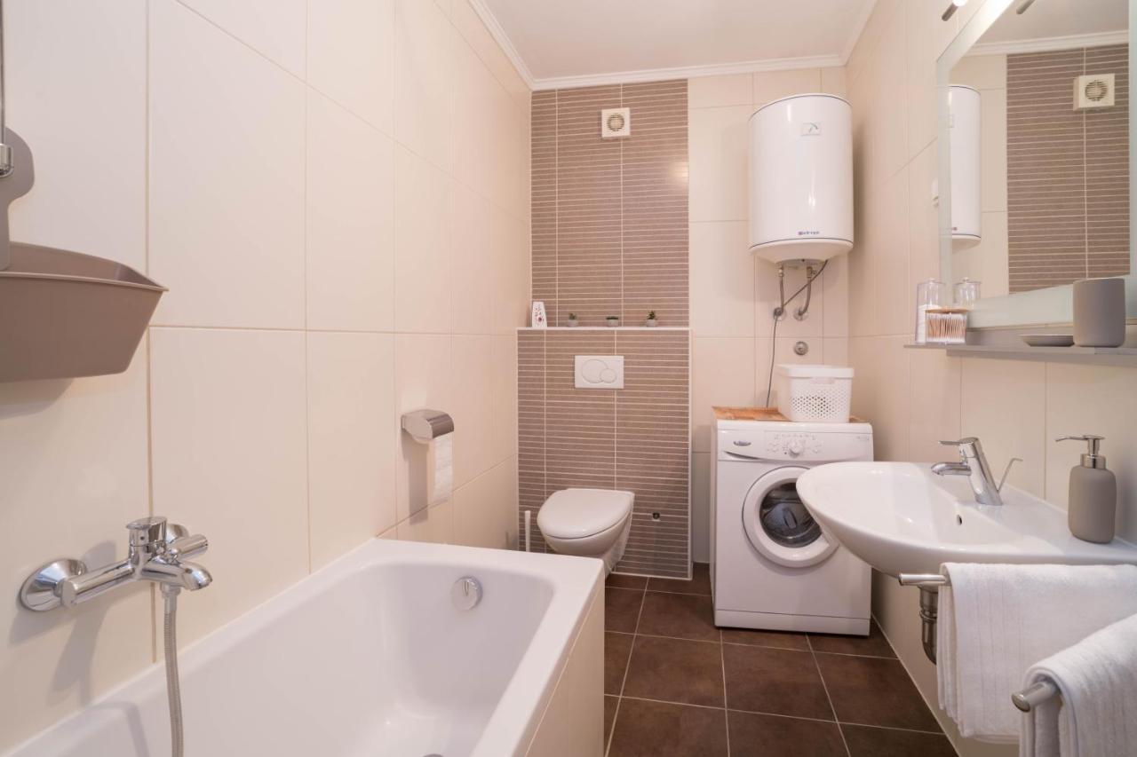 Apartament Ella *